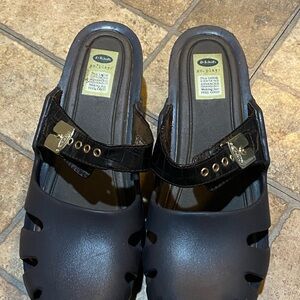 Dr. Scholl's Black Feel Crazy Good Dance Croc Style Slides Gold accents Sz 11 M